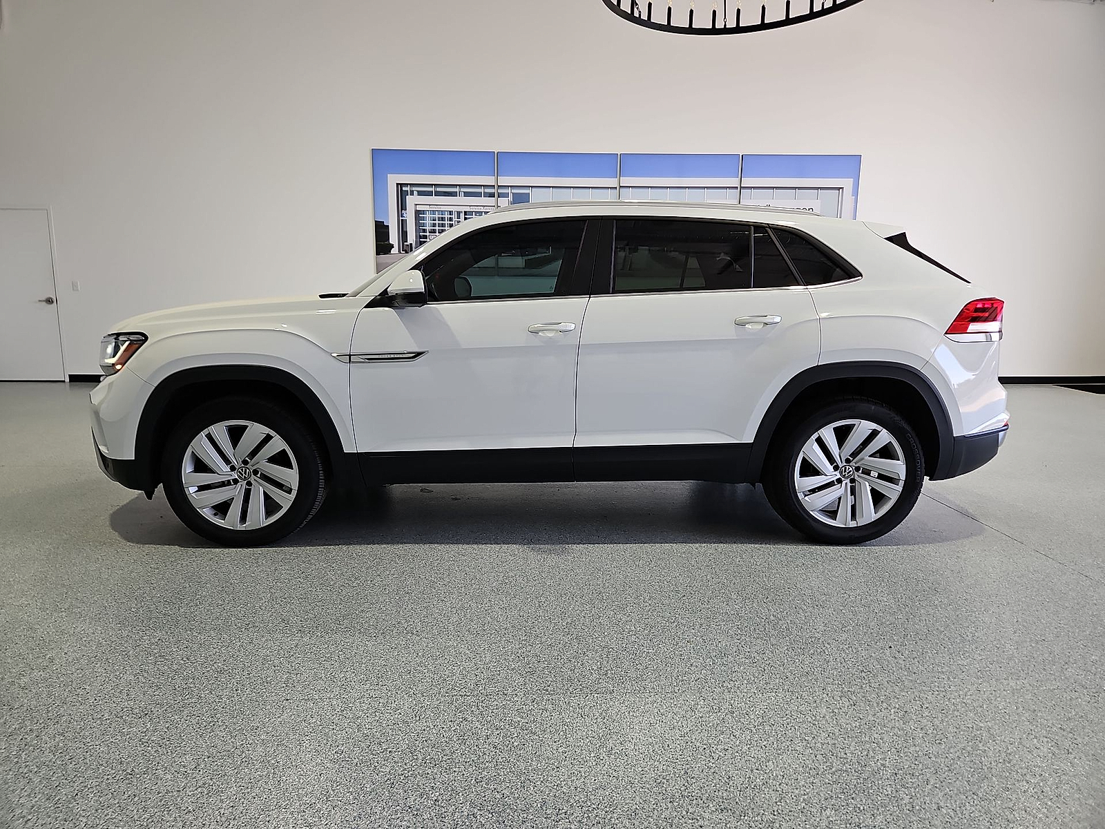 2023 Volkswagen Atlas Cross Sport 3.6L V6 SE w/Technology - 4