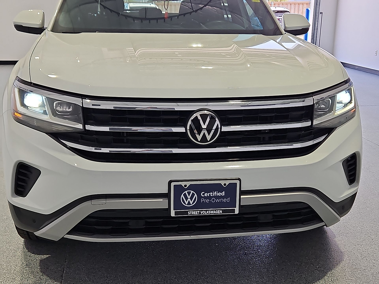 2023 Volkswagen Atlas Cross Sport 3.6L V6 SE w/Technology - 9
