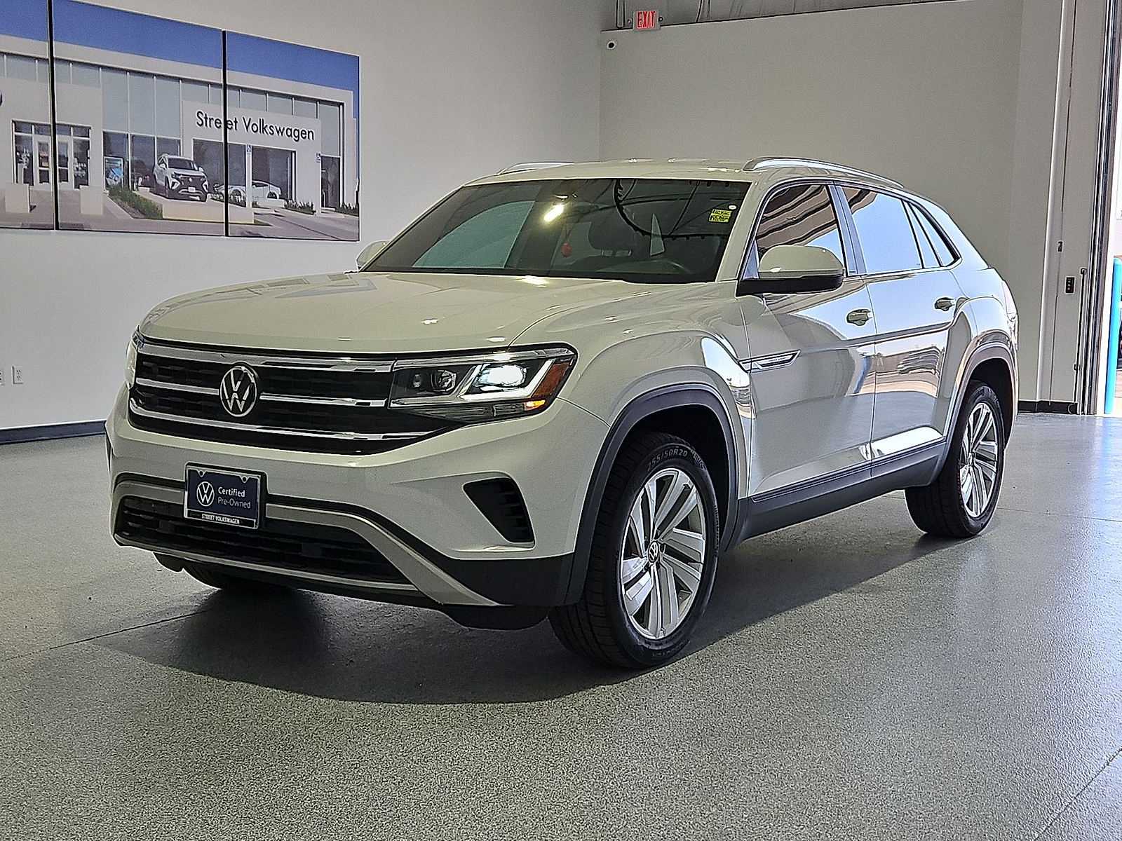 2023 Volkswagen Atlas Cross Sport 3.6L V6 SE w/Technology - 3