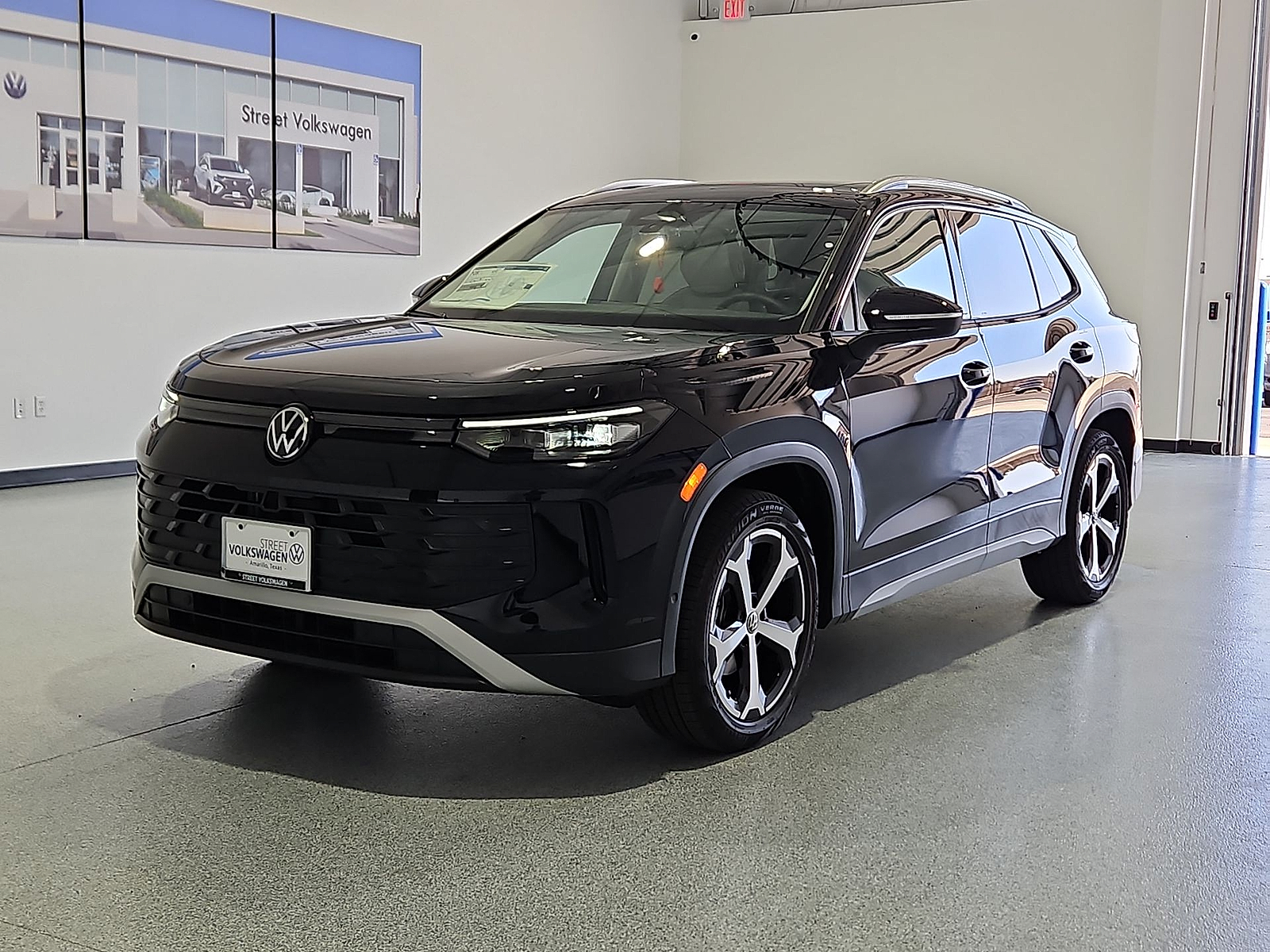 2026 Volkswagen Tiguan SE Deep Black Pearl at Street VW of Amarillo