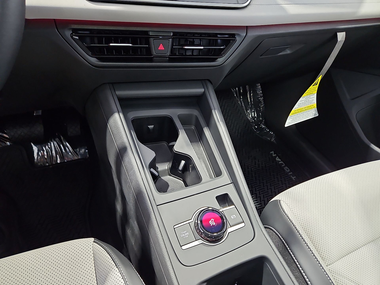 2026 Volkswagen Tiguan SE Deep Black Pearl at Street VW of Amarillo