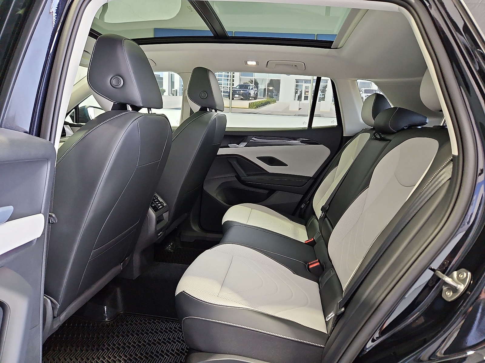2026 Volkswagen Tiguan SE Deep Black Pearl at Street VW of Amarillo