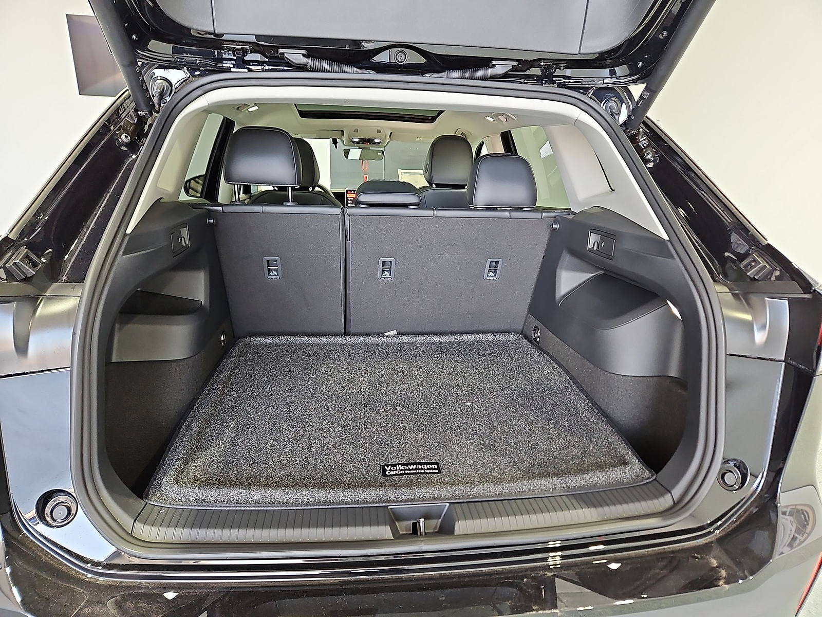 2026 Volkswagen Tiguan SE Deep Black Pearl at Street VW of Amarillo