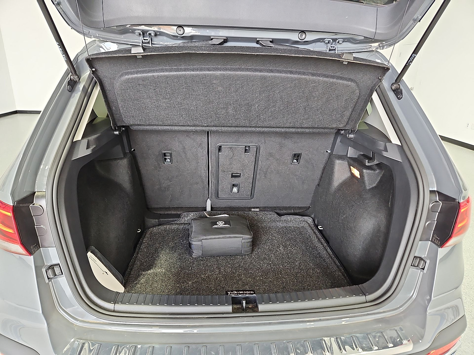 2023 Volkswagen Taos 1.5T SE Gray at Street VW of Amarillo