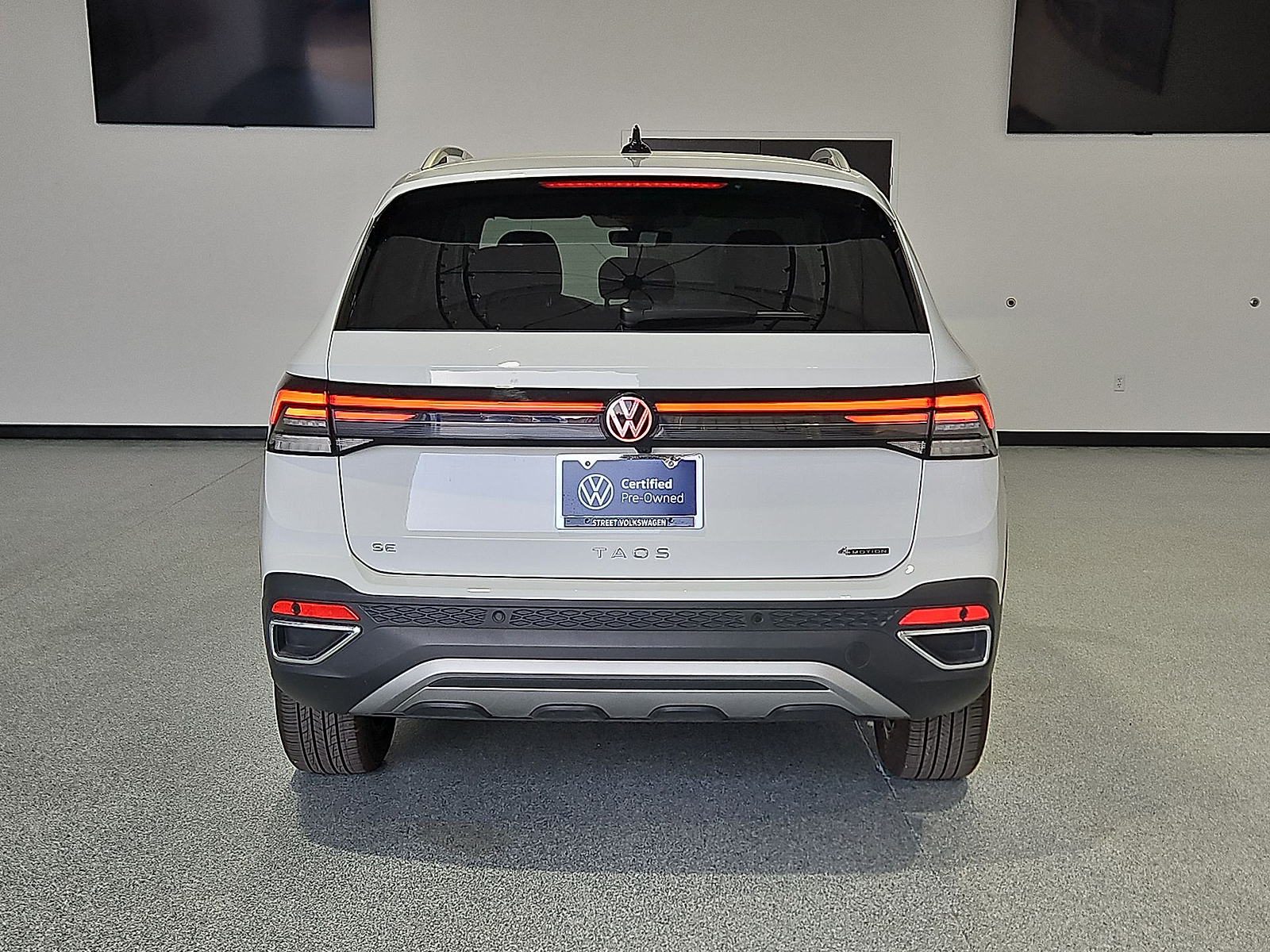 2025 Volkswagen Taos 1.5T SE Pure White at Street VW of Amarillo