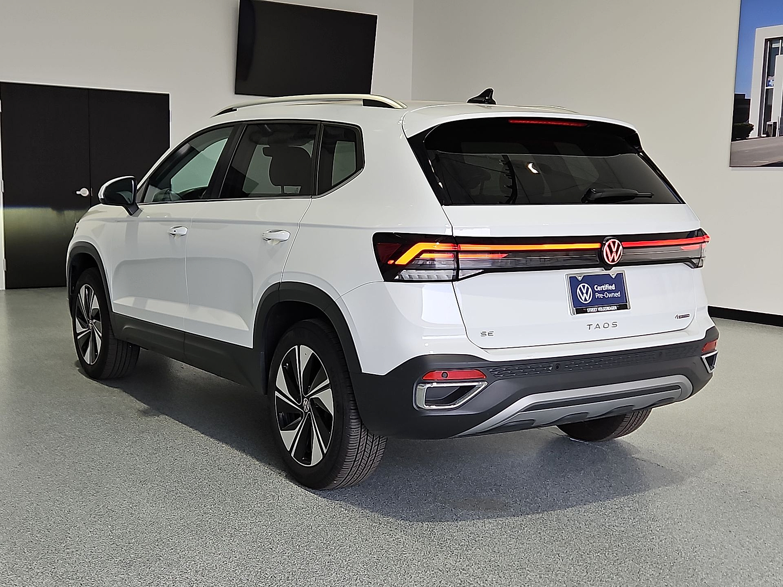 2025 Volkswagen Taos 1.5T SE Pure White at Street VW of Amarillo