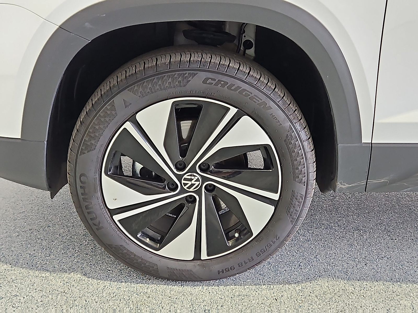 2025 Volkswagen Taos 1.5T SE Pure White at Street VW of Amarillo
