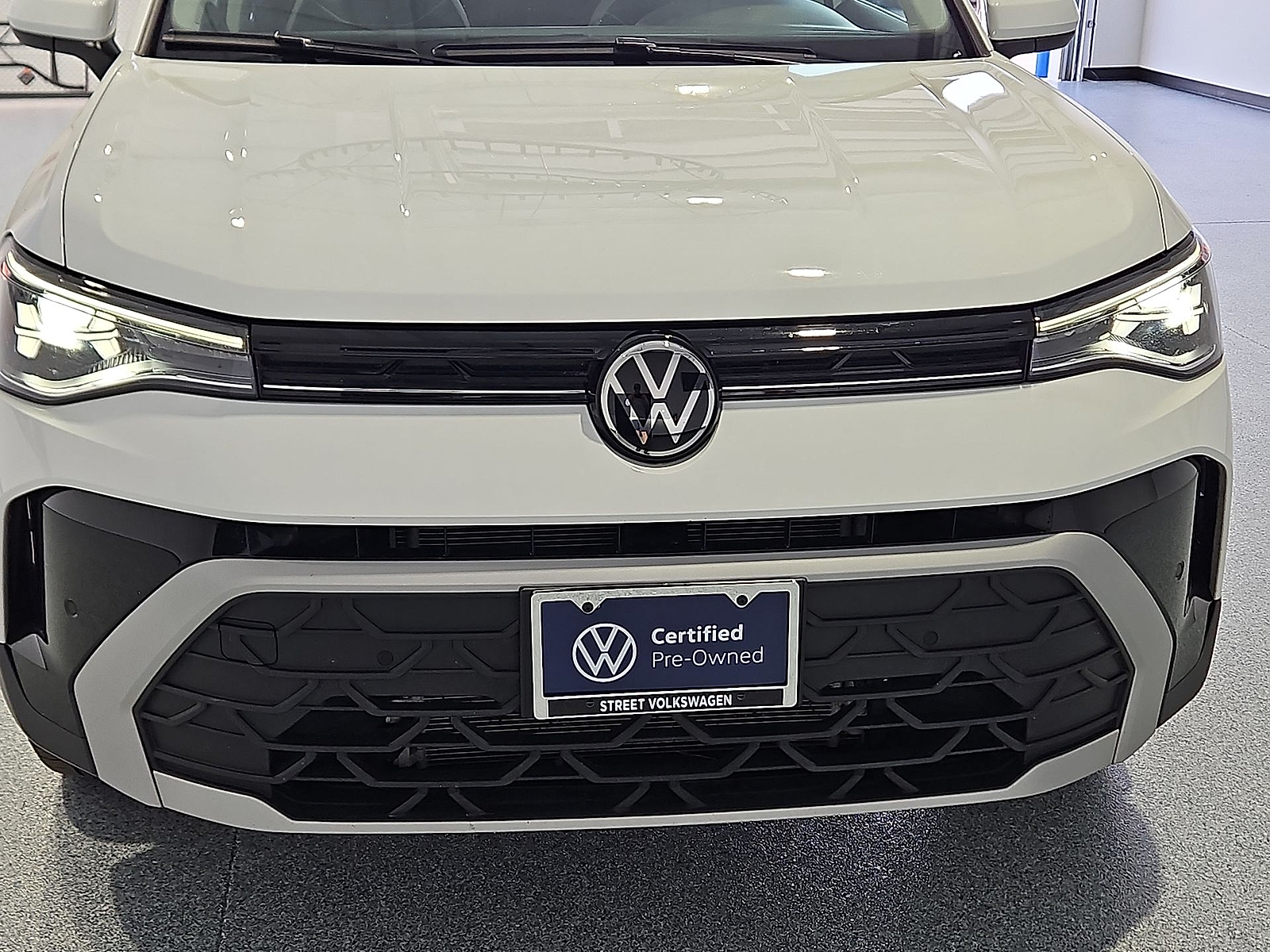 2025 Volkswagen Taos 1.5T SE Pure White at Street VW of Amarillo