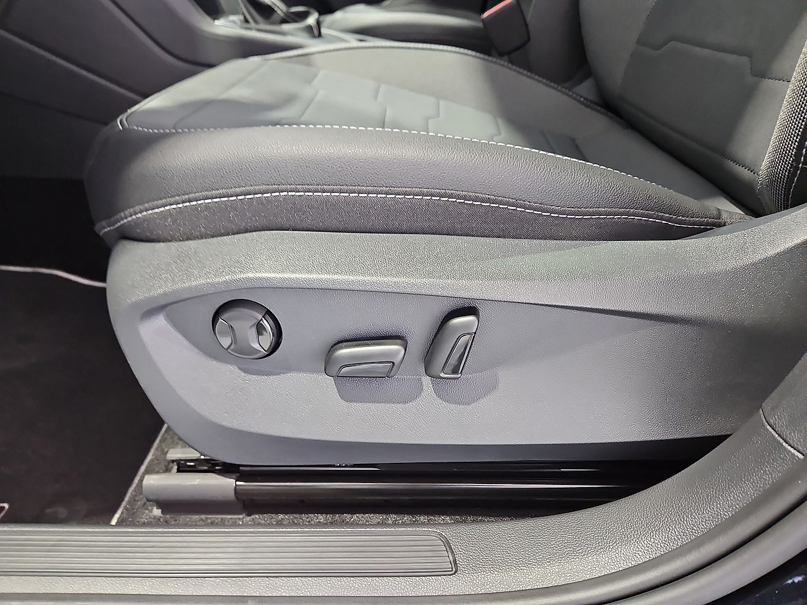 2026 Volkswagen Taos SE Black Deep Black Pearl at Street VW of Amarillo