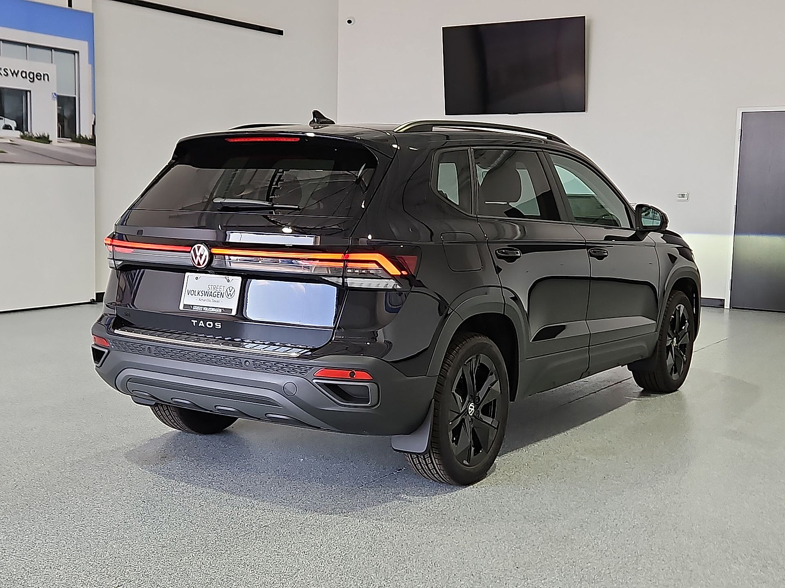 2026 Volkswagen Taos SE Black Deep Black Pearl at Street VW of Amarillo
