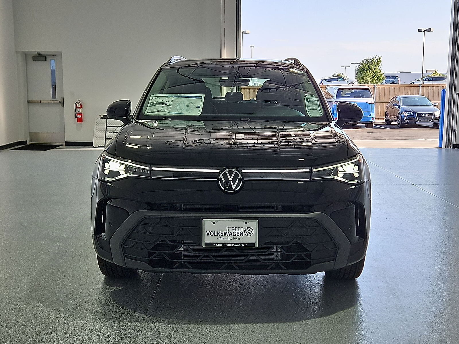 2026 Volkswagen Taos SE Black Deep Black Pearl at Street VW of Amarillo