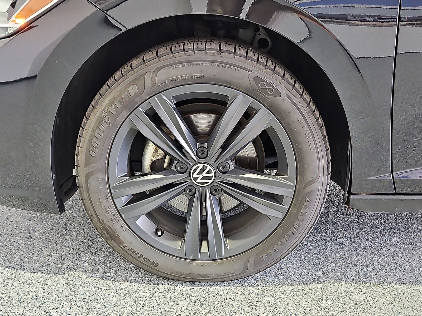 2024 Volkswagen Jetta 1.5T SE Deep Black at Bobby Duby Motors