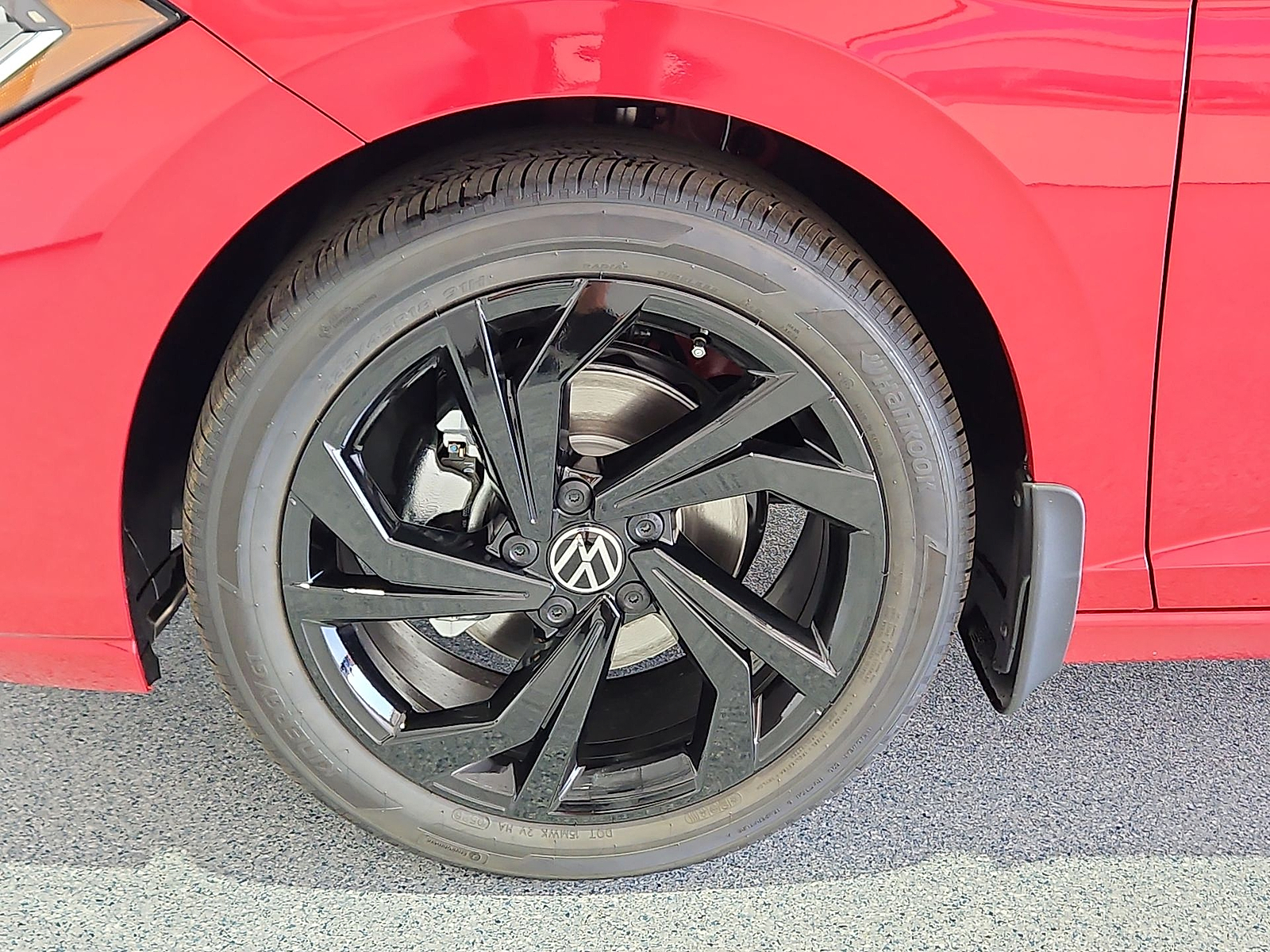 2026 Volkswagen Jetta SE Kings Red Metallic at Bobby Duby Motors
