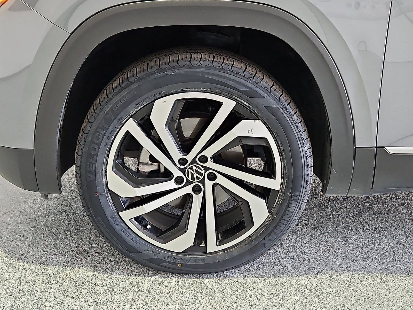 2022 Volkswagen Atlas 3.6L V6 SEL Platinum Gray Metallic at Street VW of Amarillo