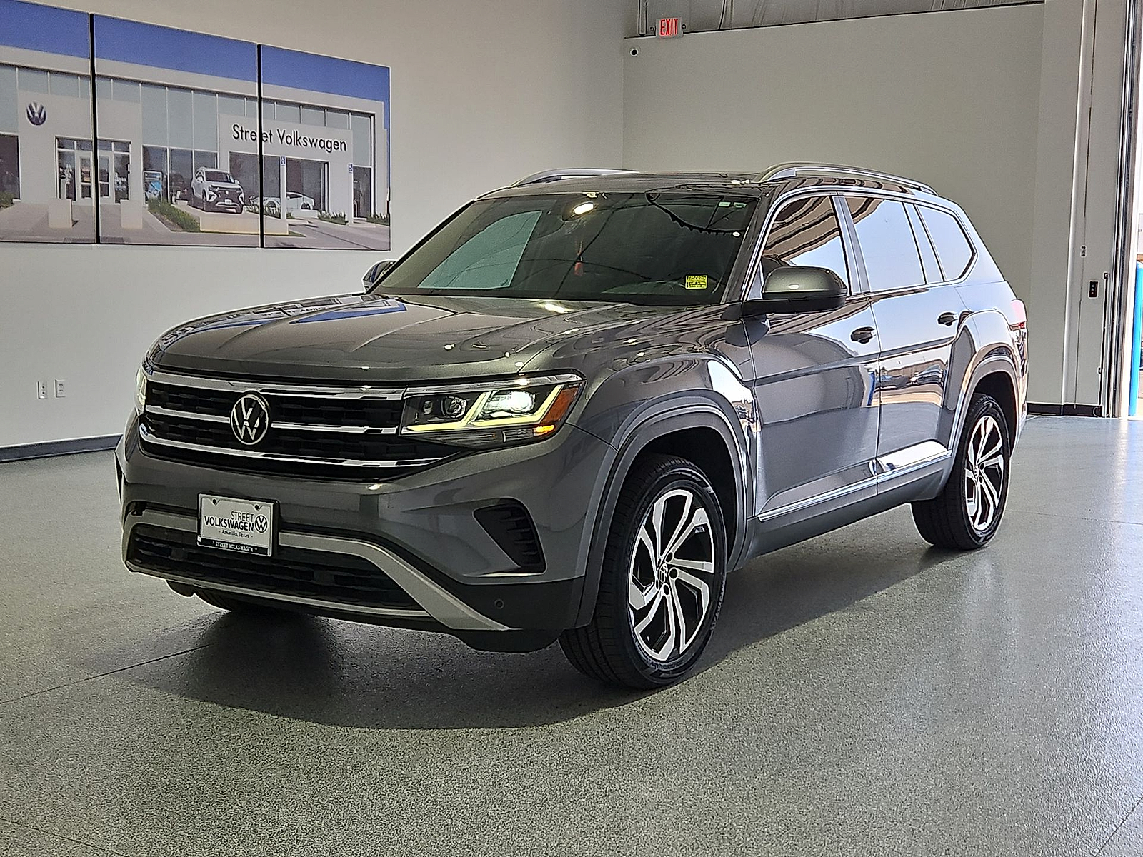 2022 Volkswagen Atlas 3.6L V6 SEL Platinum Gray Metallic at Street VW of Amarillo