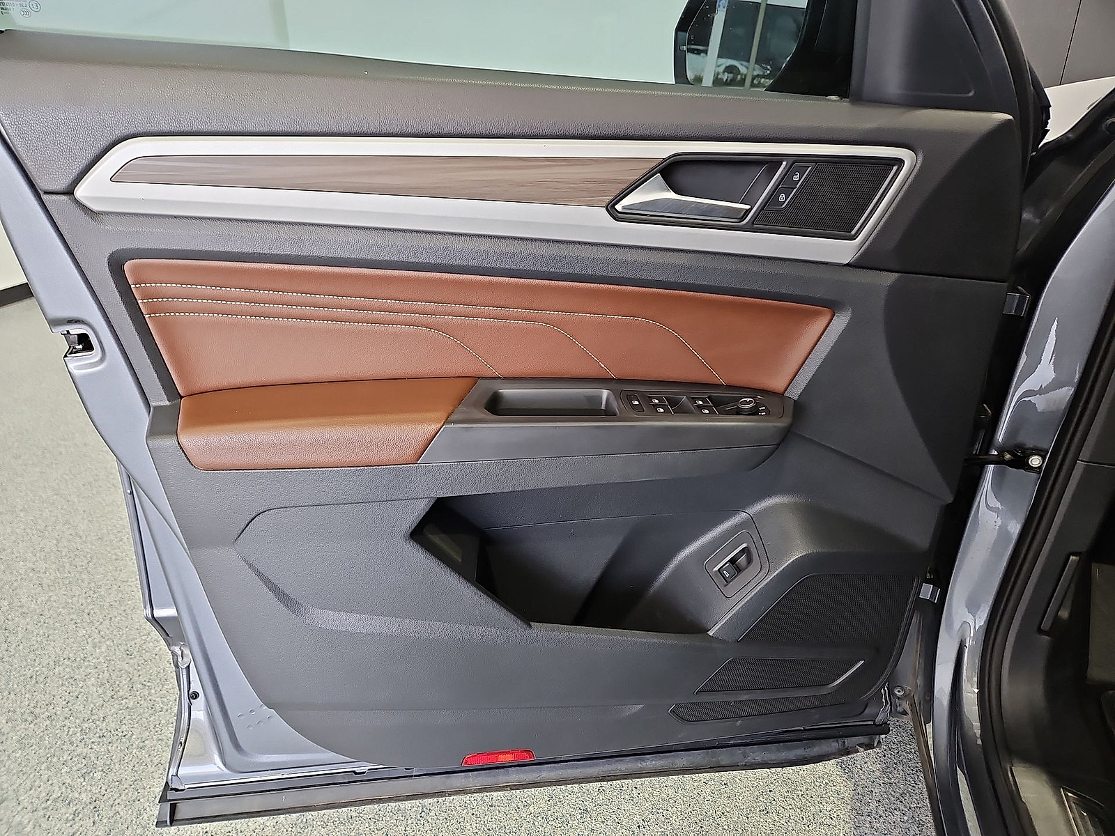 2022 Volkswagen Atlas 3.6L V6 SEL Platinum Gray Metallic at Street VW of Amarillo