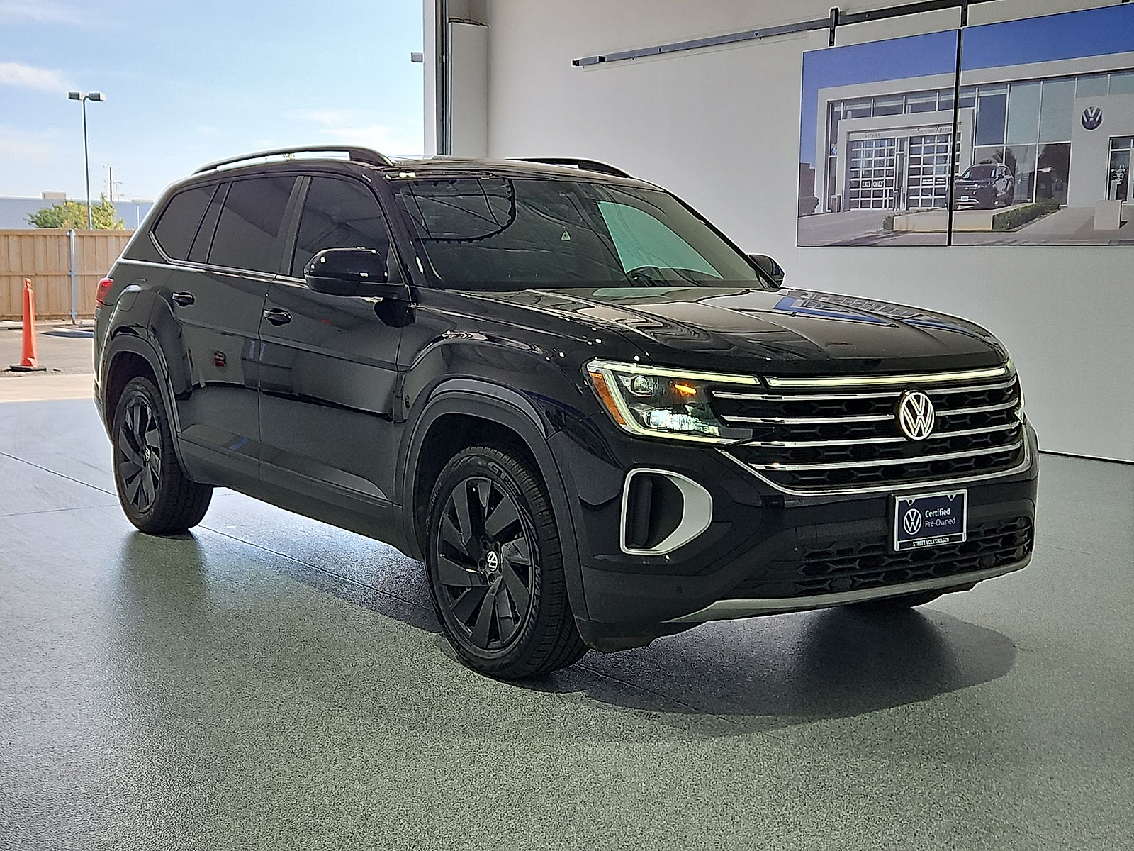 2024 Volkswagen Atlas 2.0T SE w/Technology Deep Black at Bobby Duby Motors