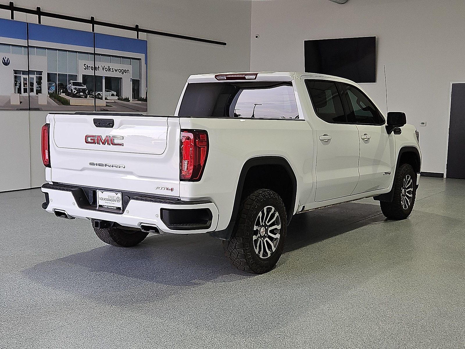 2023 GMC Sierra 1500 4WD Crew Cab Short Box AT4 - 7