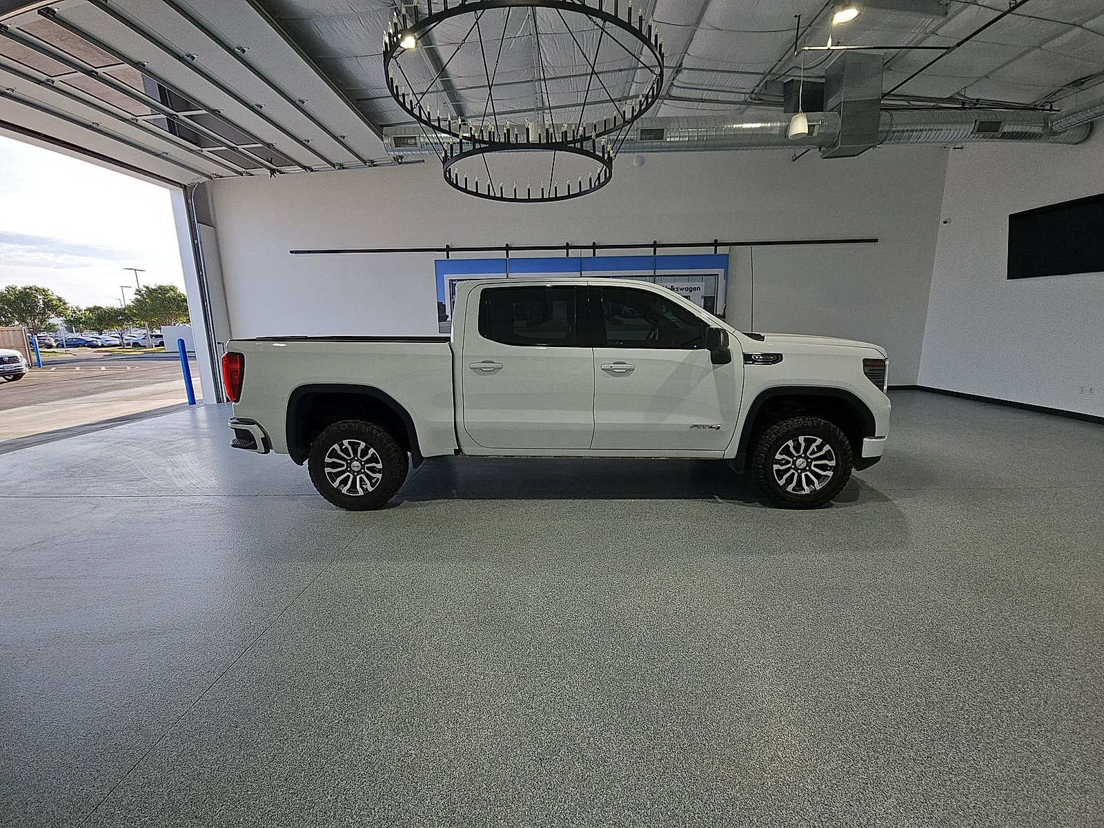 2023 GMC Sierra 1500 4WD Crew Cab Short Box AT4 - 8