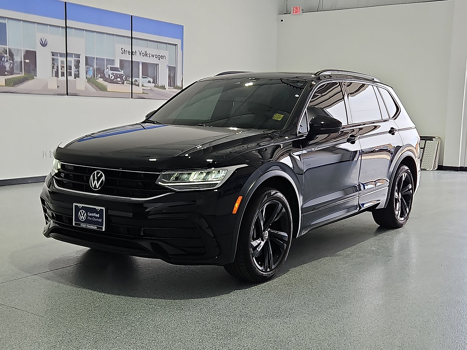 2024 Volkswagen Tiguan 2.0T SE R-Line Black Deep Black at Street VW of Amarillo