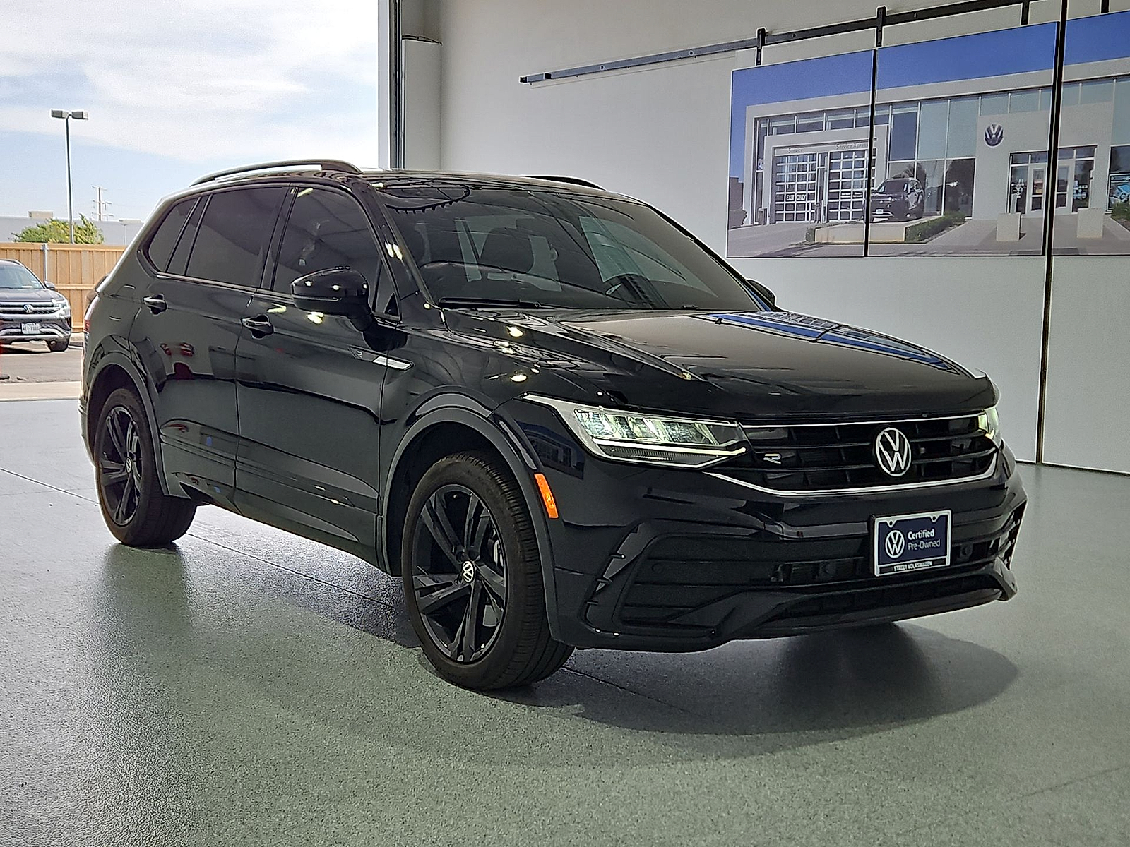 2024 Volkswagen Tiguan 2.0T SE R-Line Black Deep Black at Street VW of Amarillo