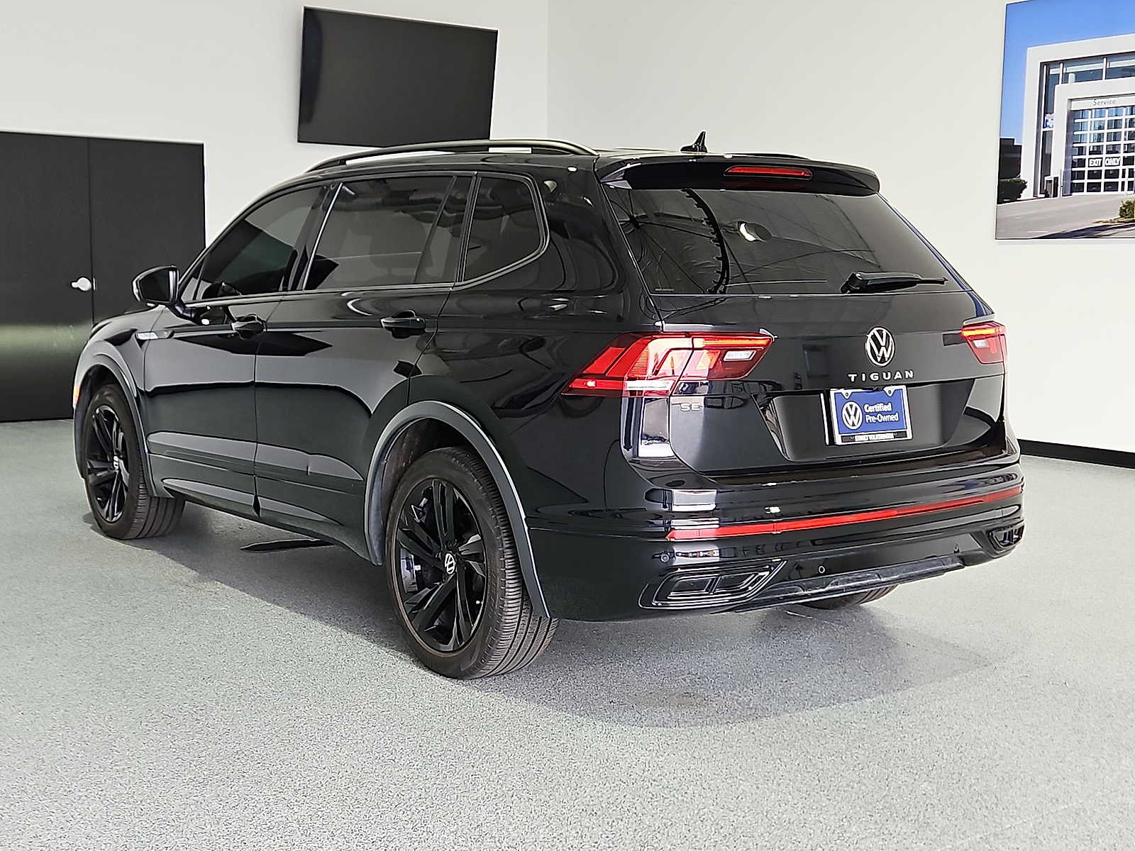 2024 Volkswagen Tiguan 2.0T SE R-Line Black Deep Black at Street VW of Amarillo