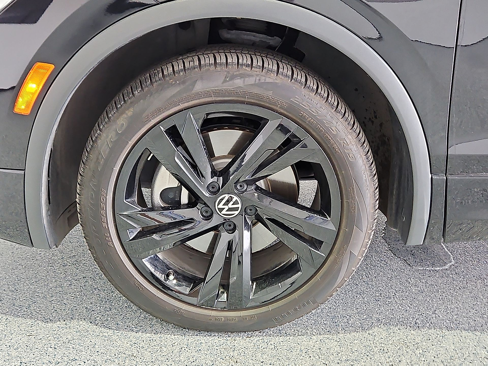 2024 Volkswagen Tiguan 2.0T SE R-Line Black Deep Black at Street VW of Amarillo