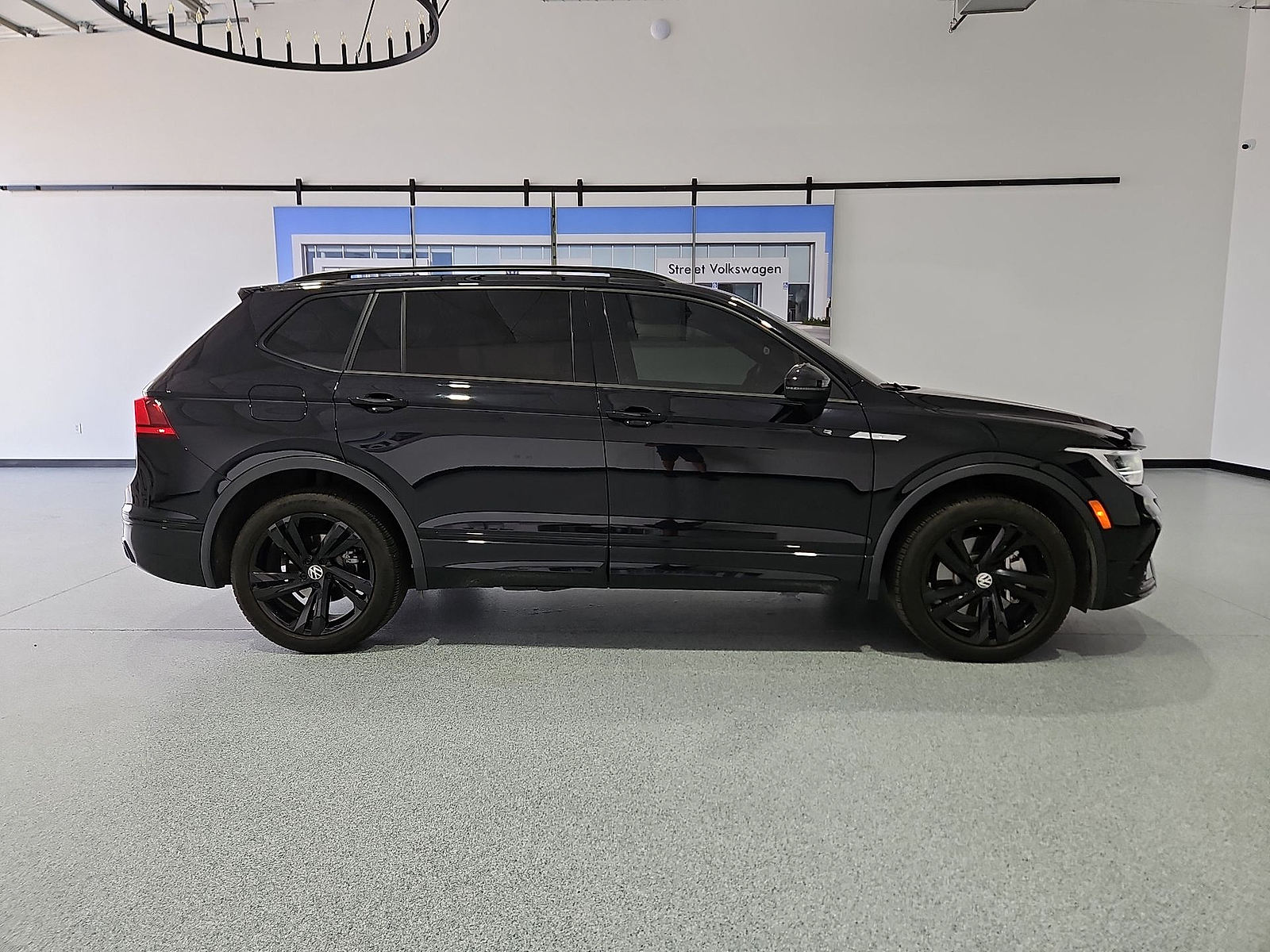 2024 Volkswagen Tiguan 2.0T SE R-Line Black Deep Black at Street VW of Amarillo