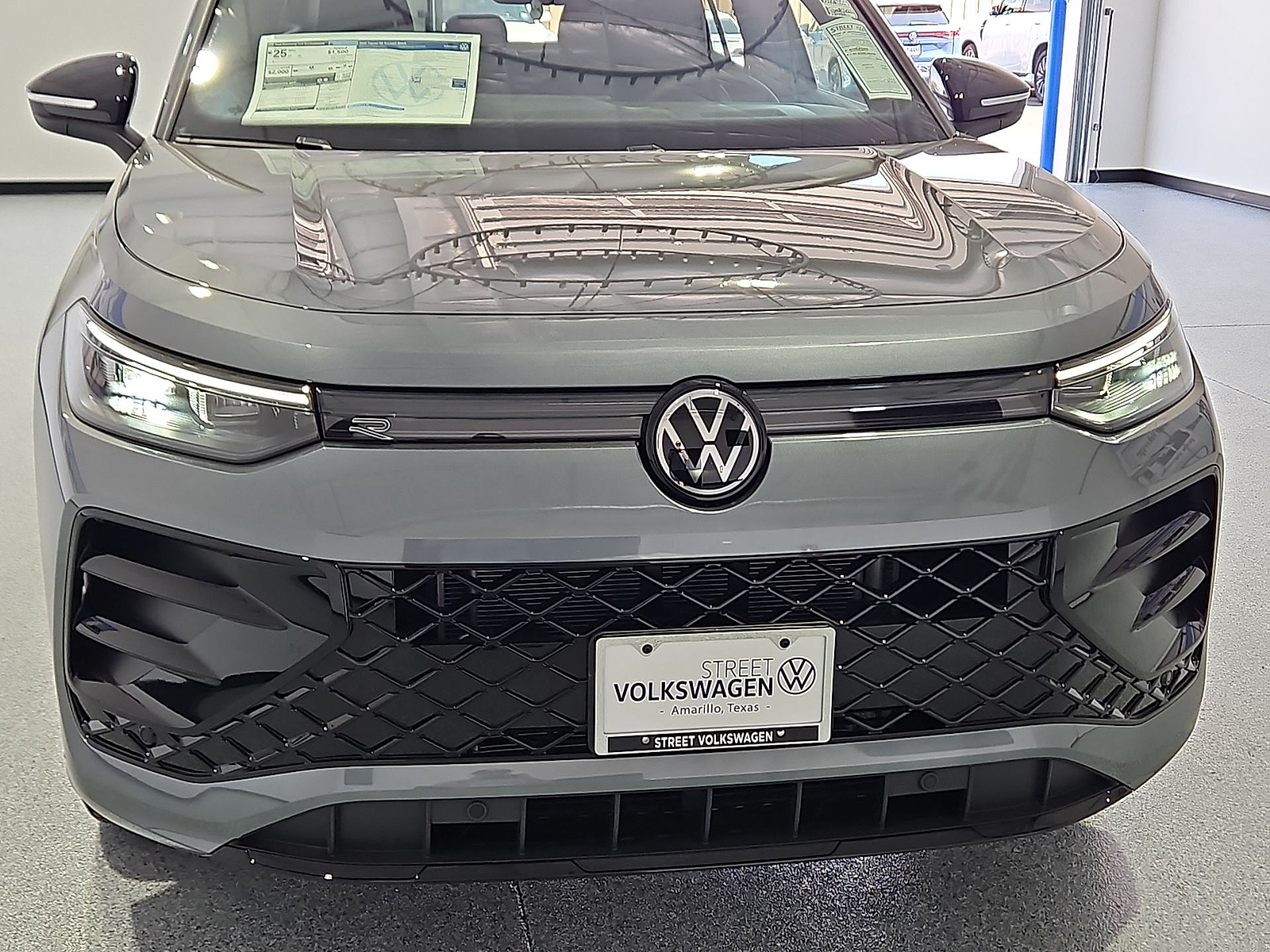 2026 Volkswagen Tiguan photo 10 of 22