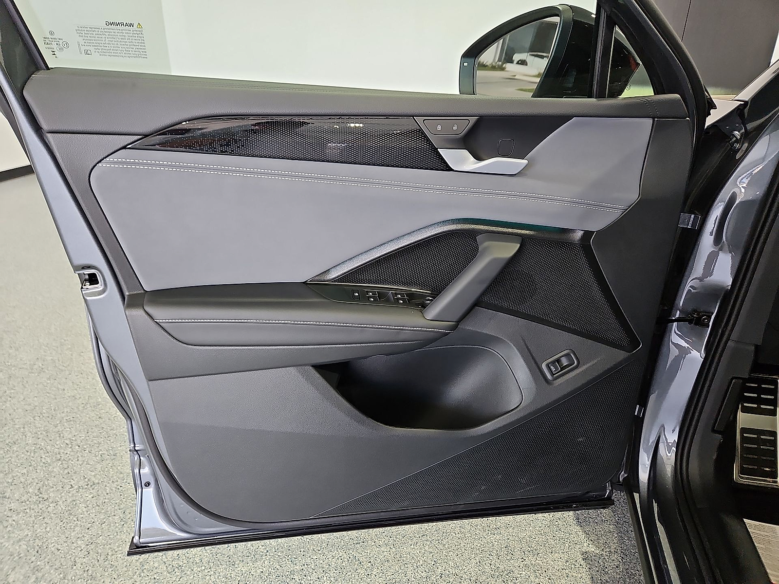2026 Volkswagen Tiguan photo 15 of 22