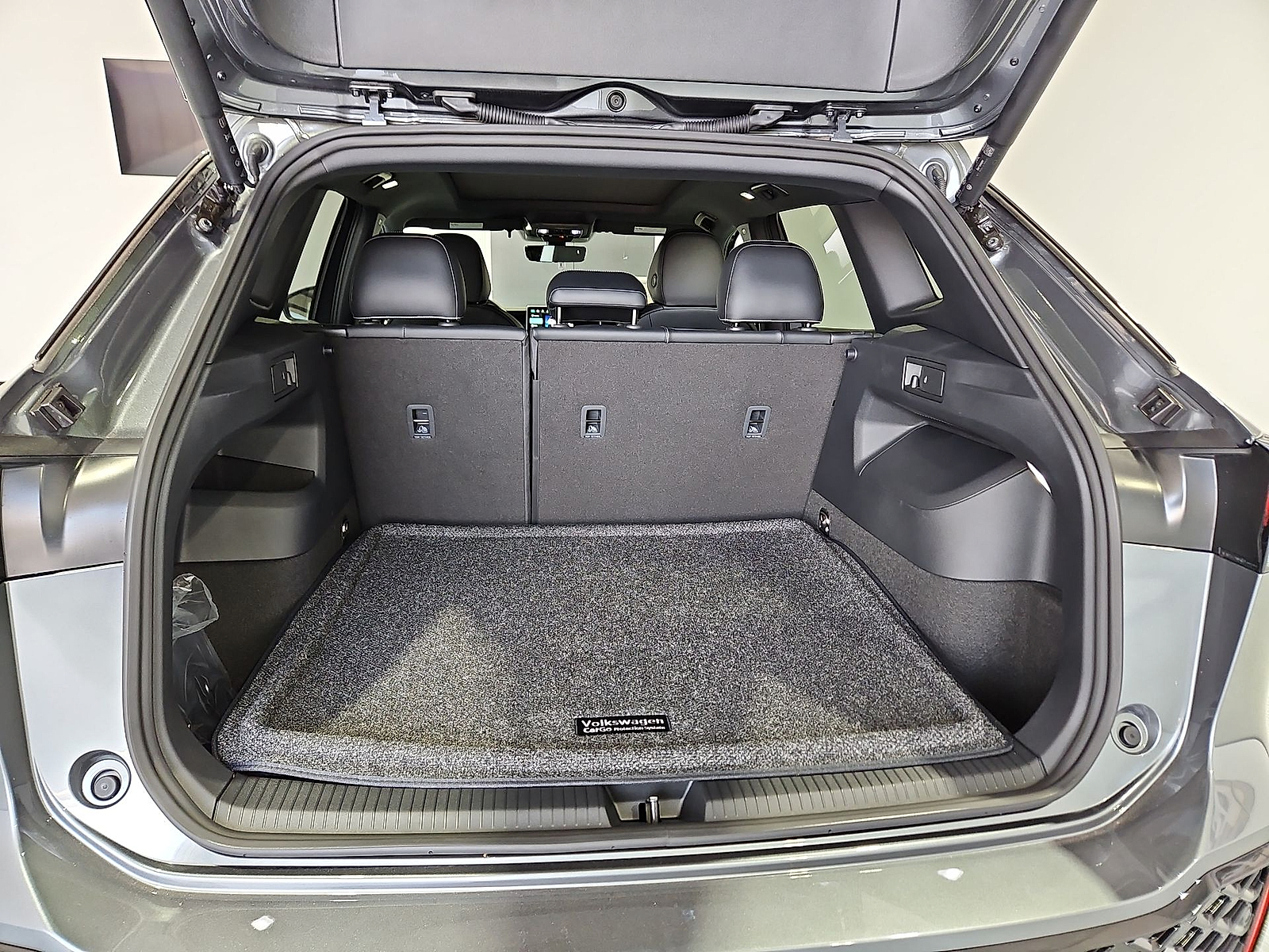 2026 Volkswagen Tiguan photo 12 of 22