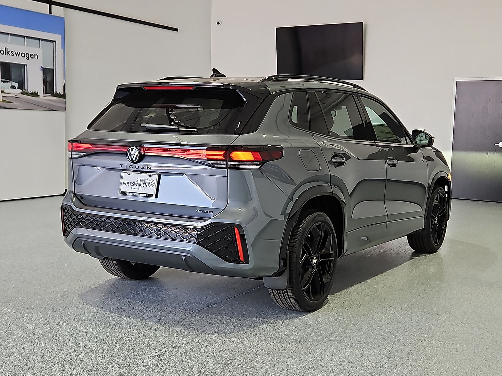 2026 Volkswagen Tiguan photo 8 of 22