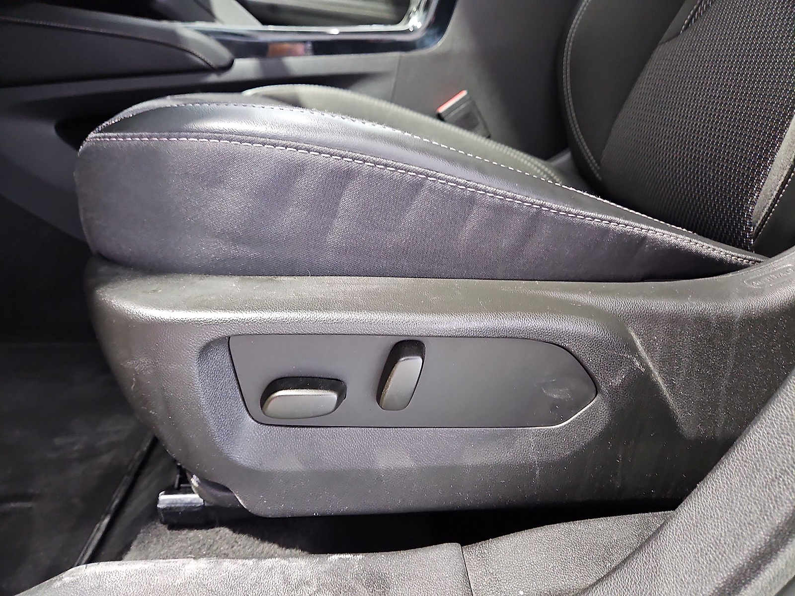 2023 Buick Envision photo 17 of 22