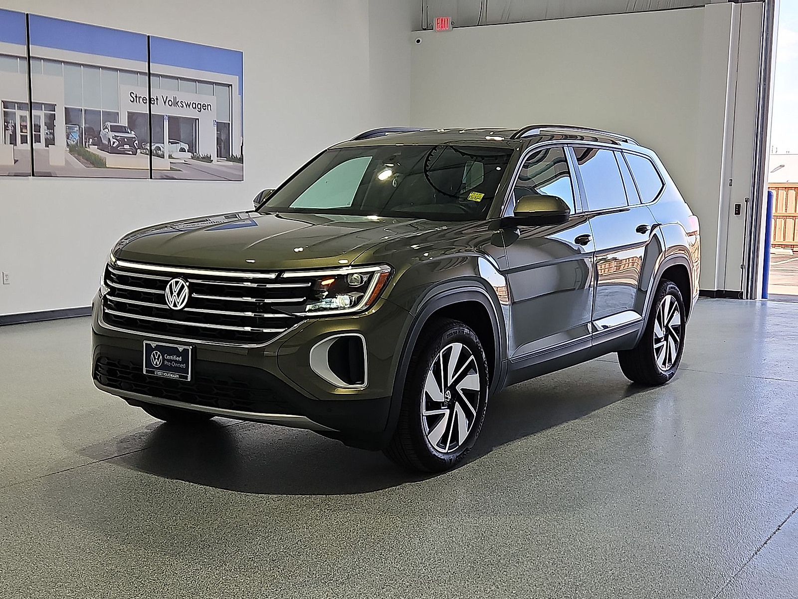 2026 Volkswagen Atlas SE with Technology - 3