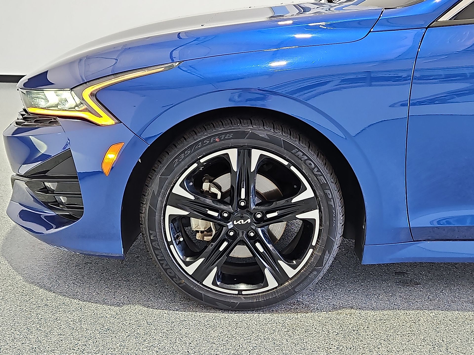 2023 Kia K5 GT-Line - 10
