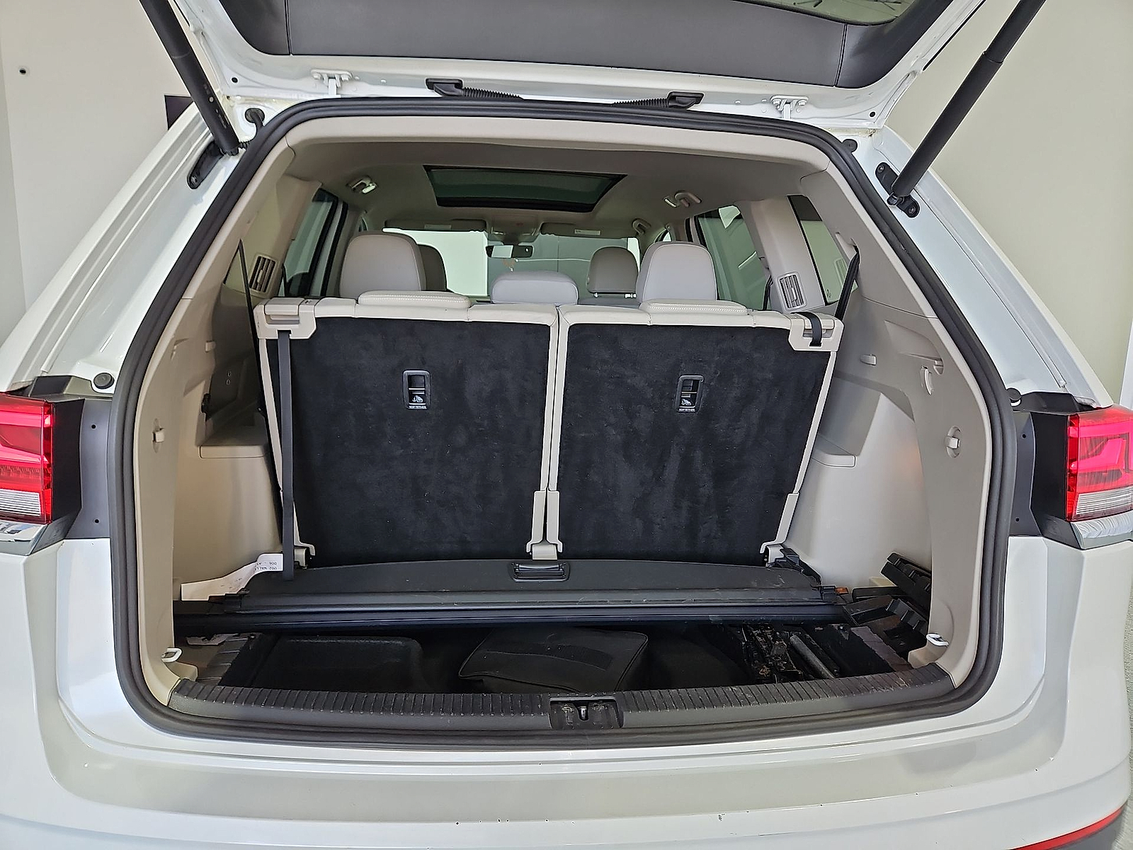 2023 Volkswagen Atlas 3.6L V6 SEL - 11