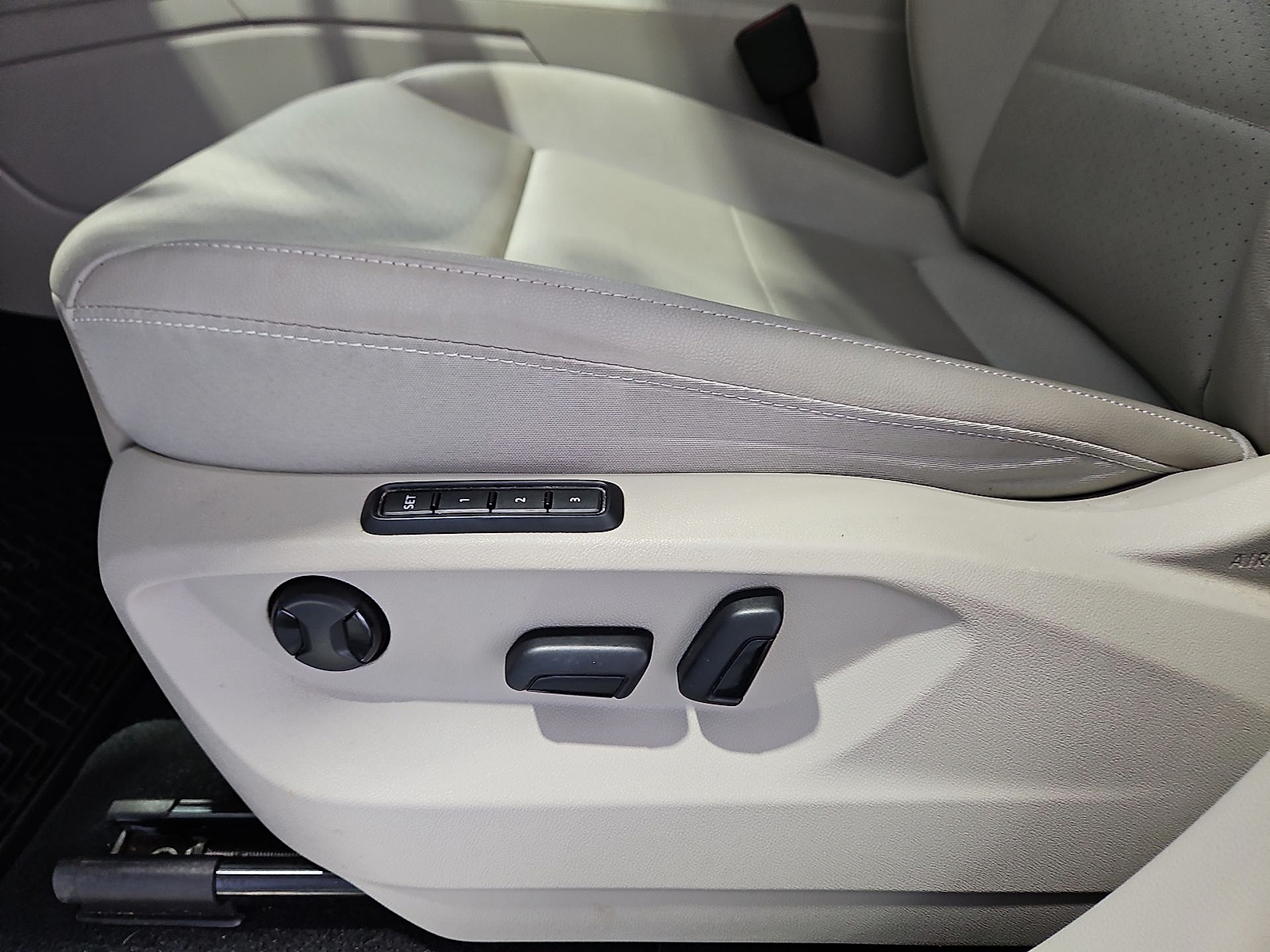 2023 Volkswagen Atlas 3.6L V6 SEL Opal White at Street VW of Amarillo