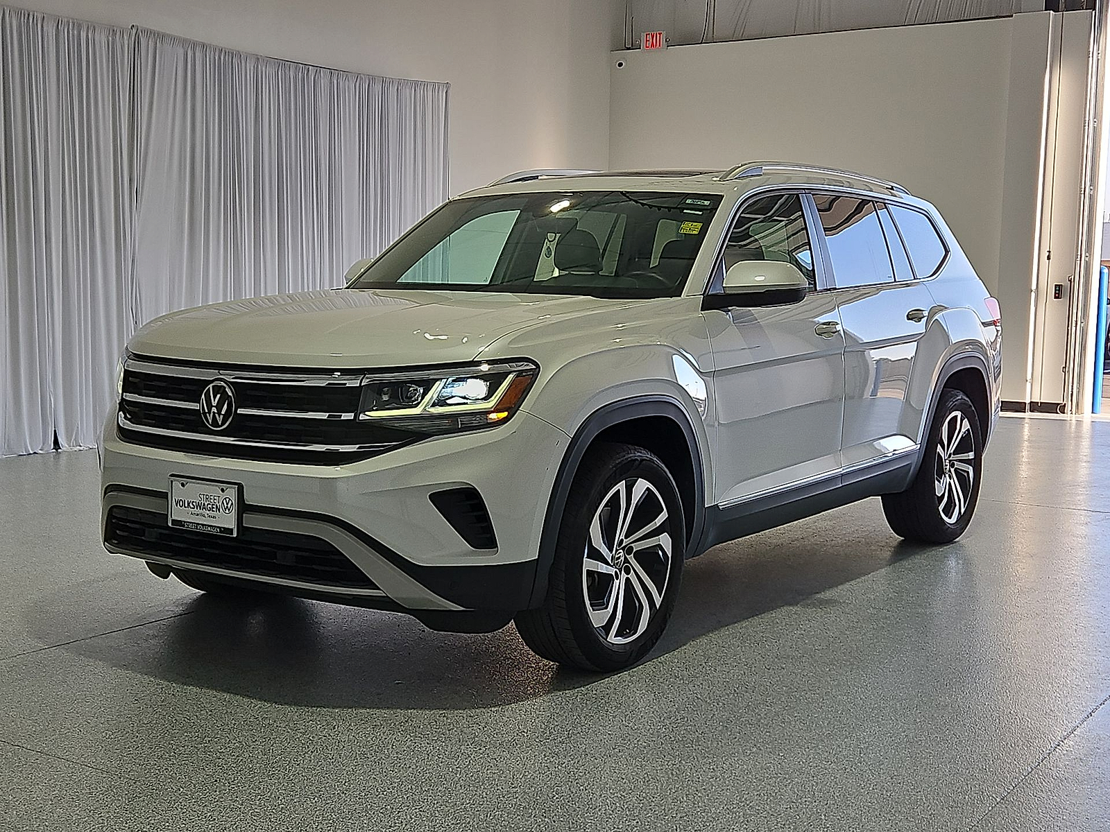 2023 Volkswagen Atlas 3.6L V6 SEL - 3
