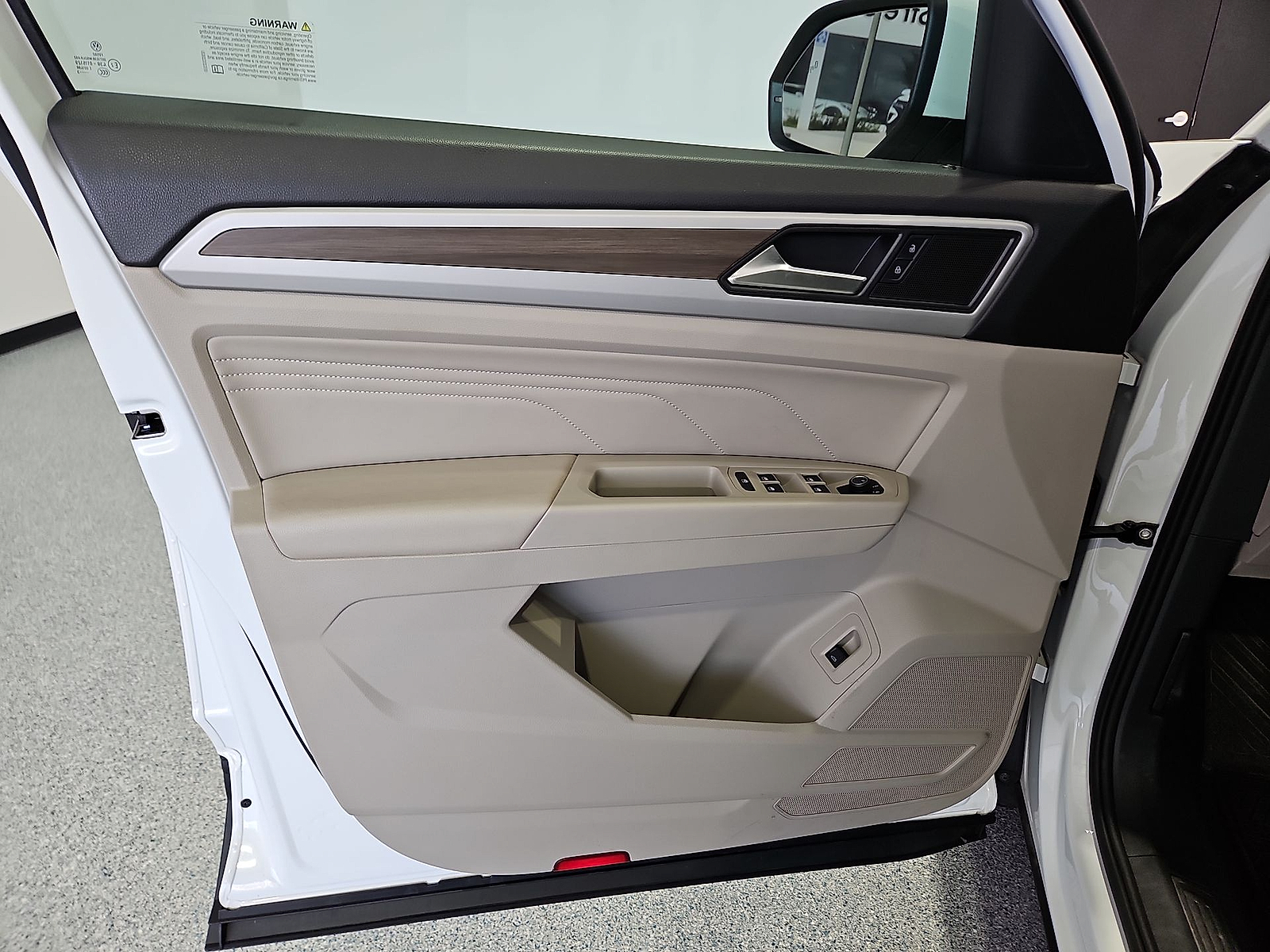 2023 Volkswagen Atlas 3.6L V6 SEL Opal White at Street VW of Amarillo