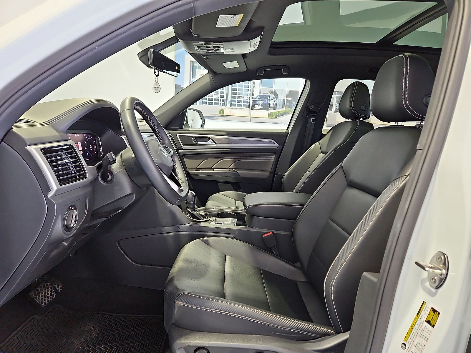 2023 Volkswagen Atlas Cross Sport 2.0T SE w/Technology Pure White at Street VW of Amarillo