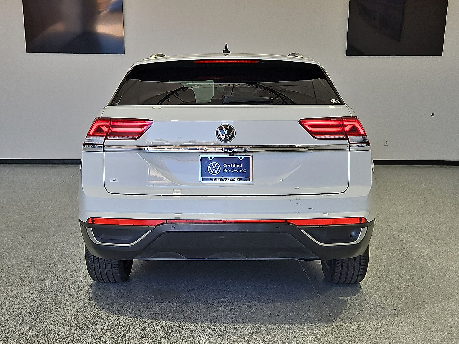 2023 Volkswagen Atlas Cross Sport 2.0T SE w/Technology Pure White at Street VW of Amarillo