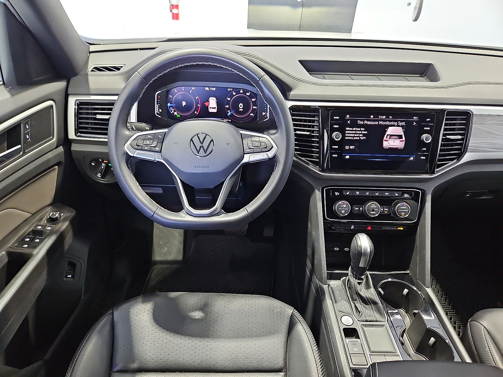 2023 Volkswagen Atlas Cross Sport 2.0T SE w/Technology Pure White at Street VW of Amarillo