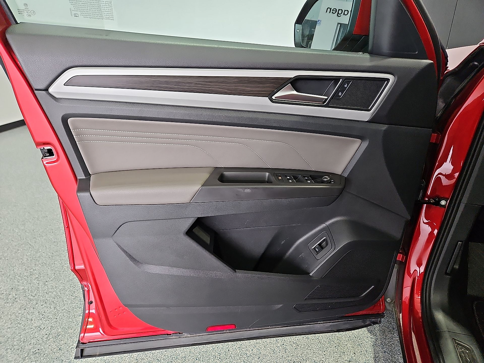 2023 Volkswagen Atlas 2.0T SE w/Technology Red Metallic at Street VW of Amarillo