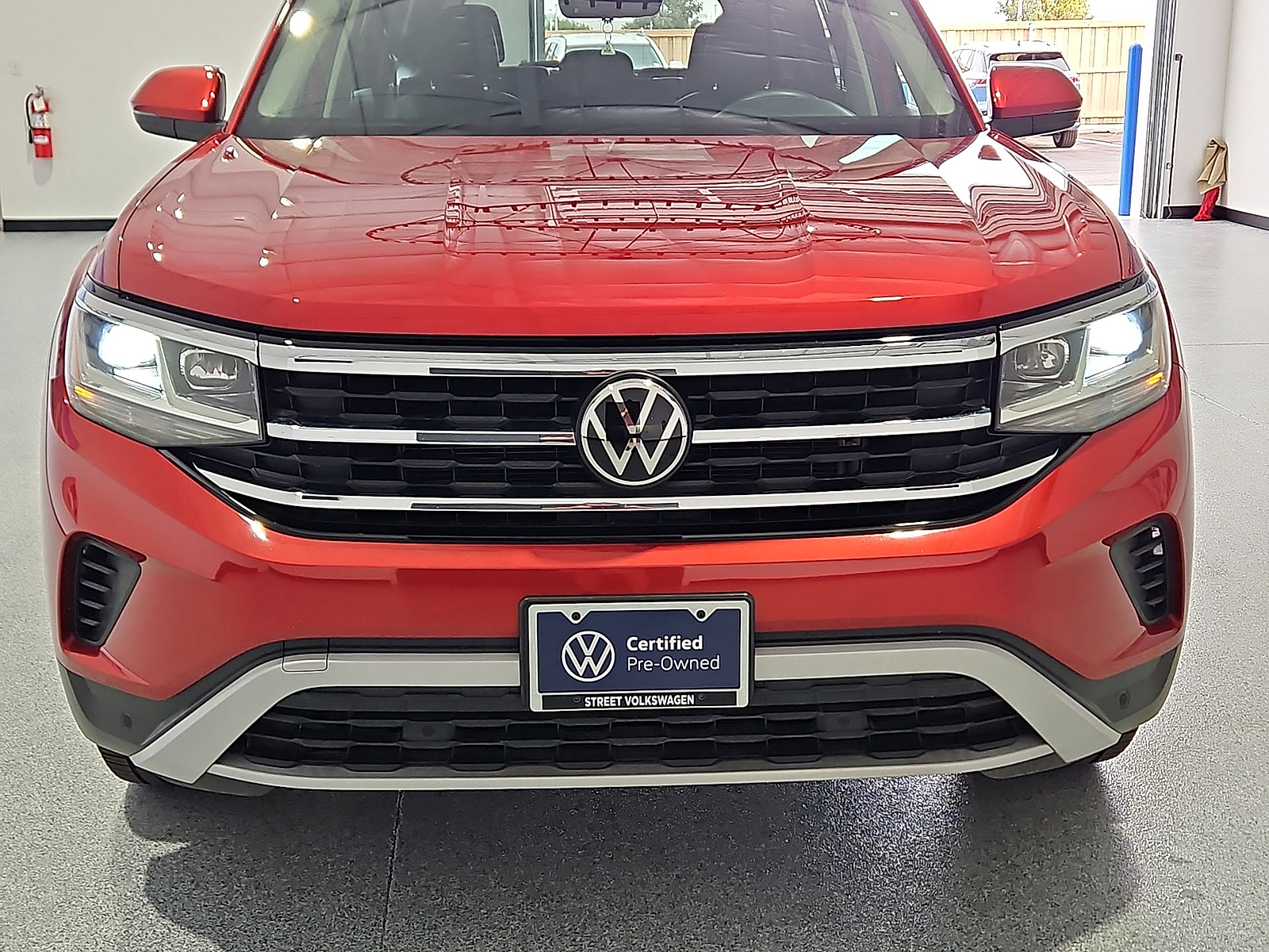 2023 Volkswagen Atlas 2.0T SE w/Technology Red Metallic at Street VW of Amarillo