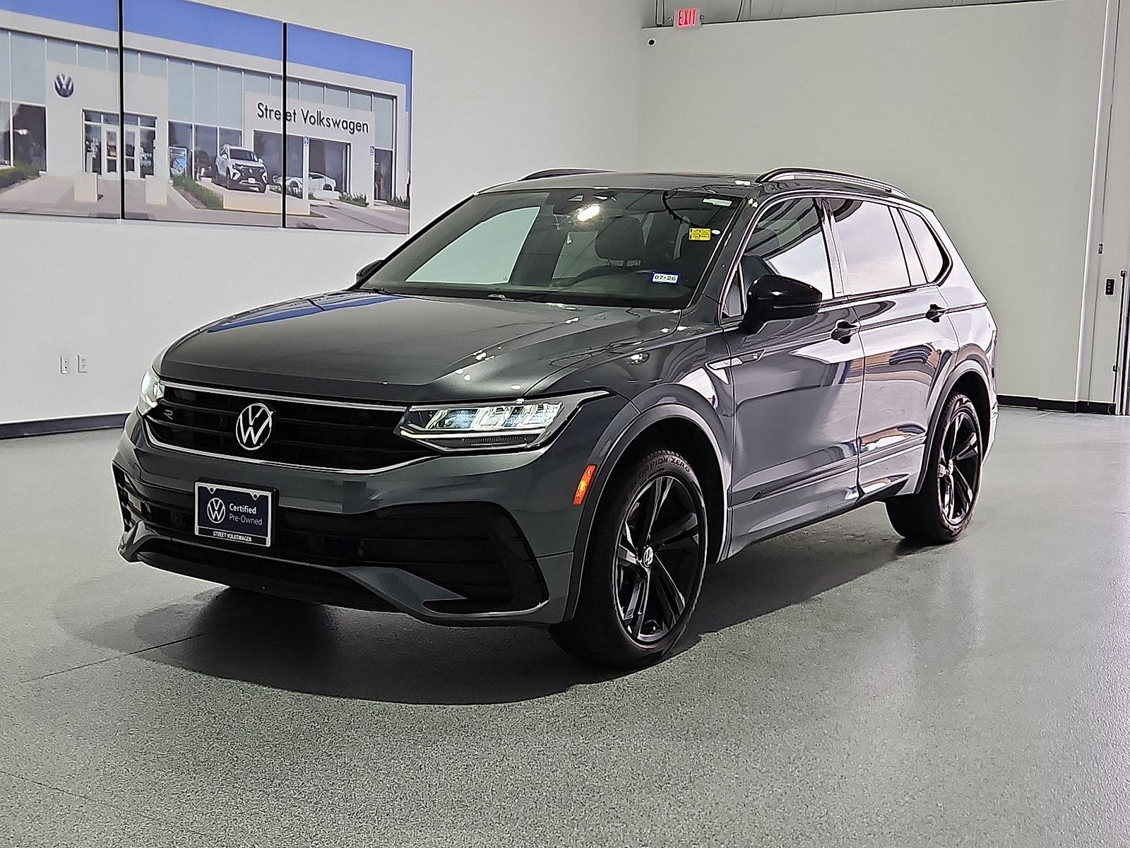 2023 Volkswagen Tiguan 2.0T SE R-Line Black - 3