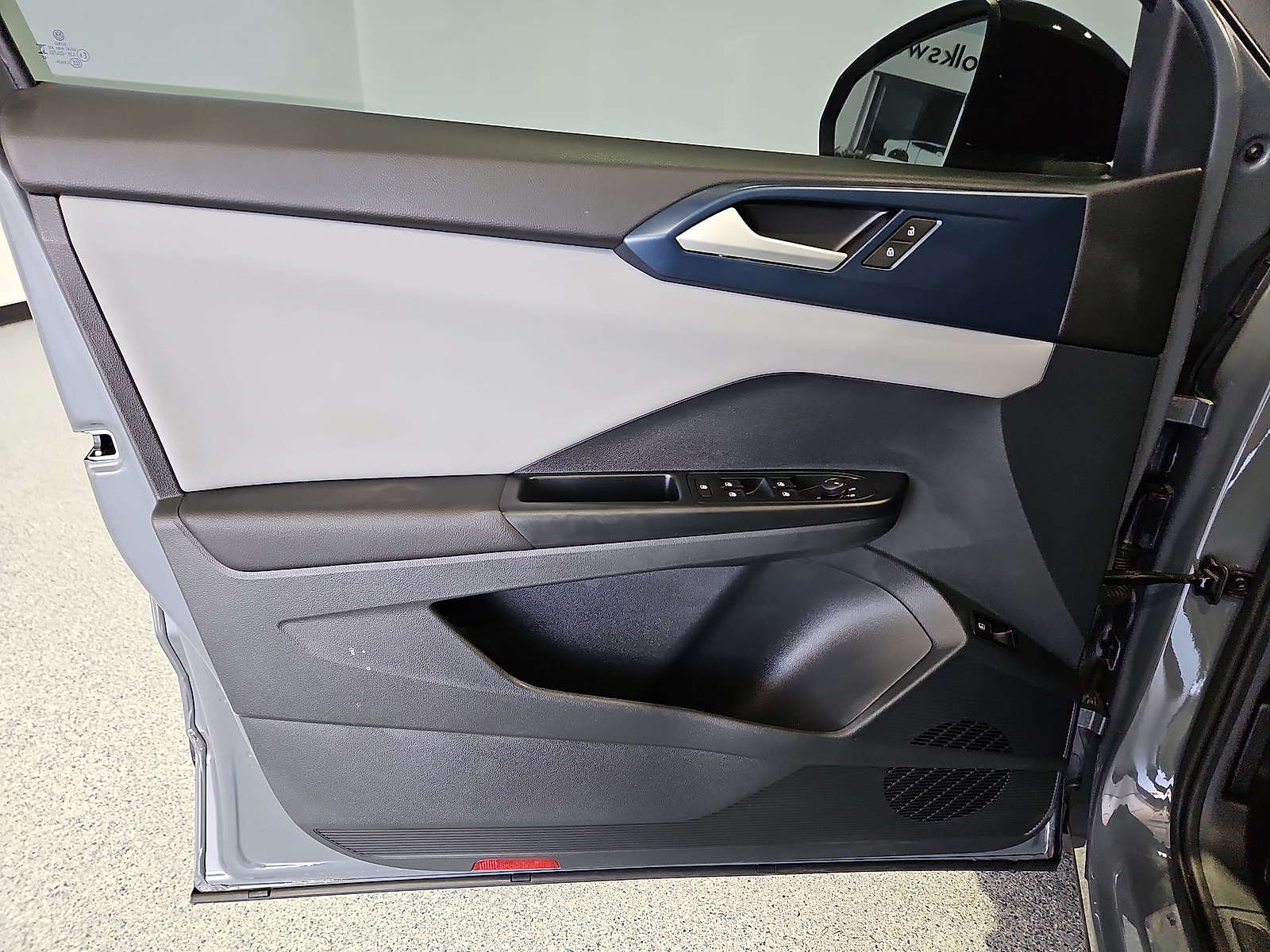 2023 Volkswagen Taos 1.5T SE Black at Street VW of Amarillo