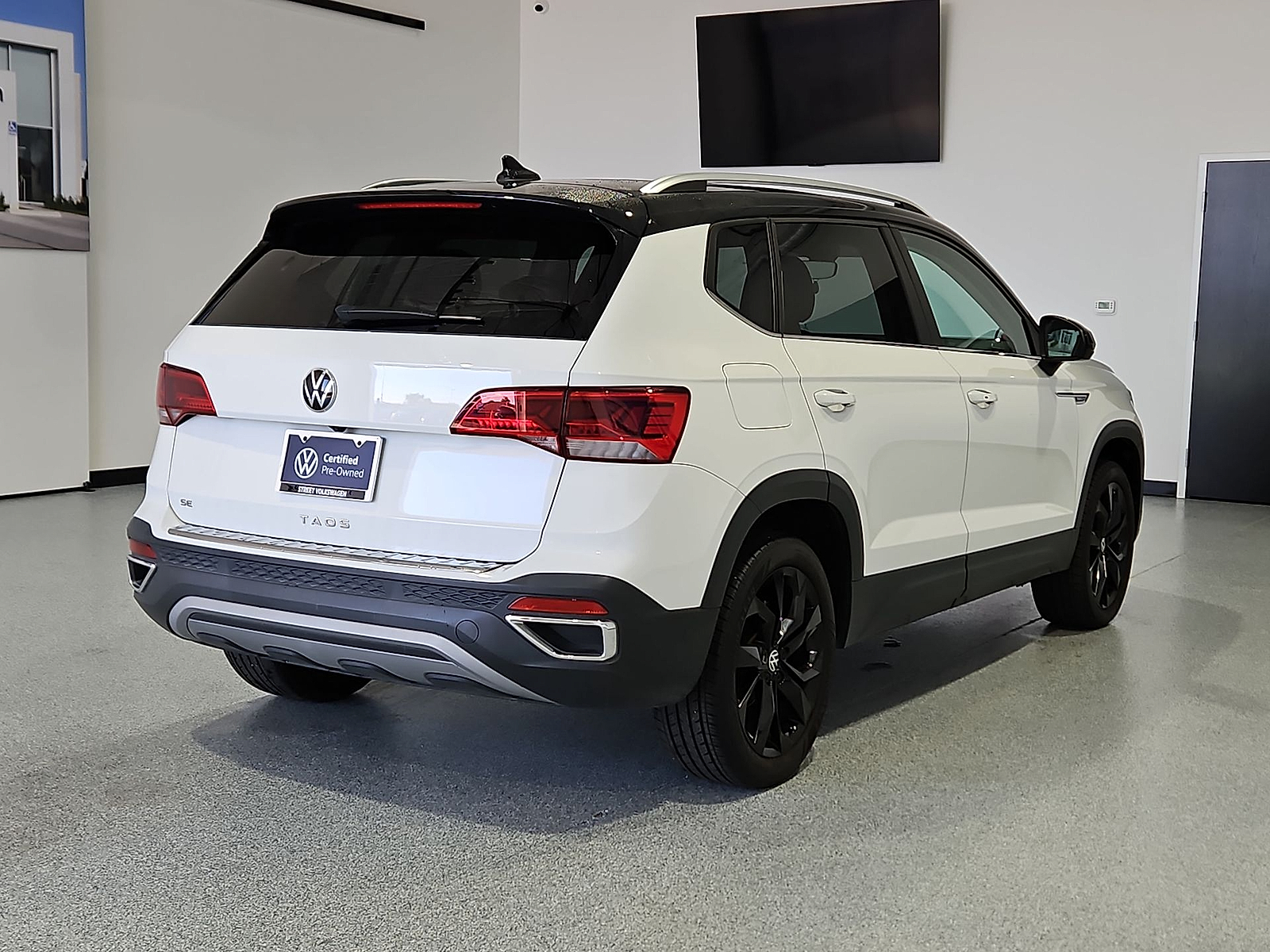 2023 Volkswagen Taos 1.5T SE Pure White at Street VW of Amarillo