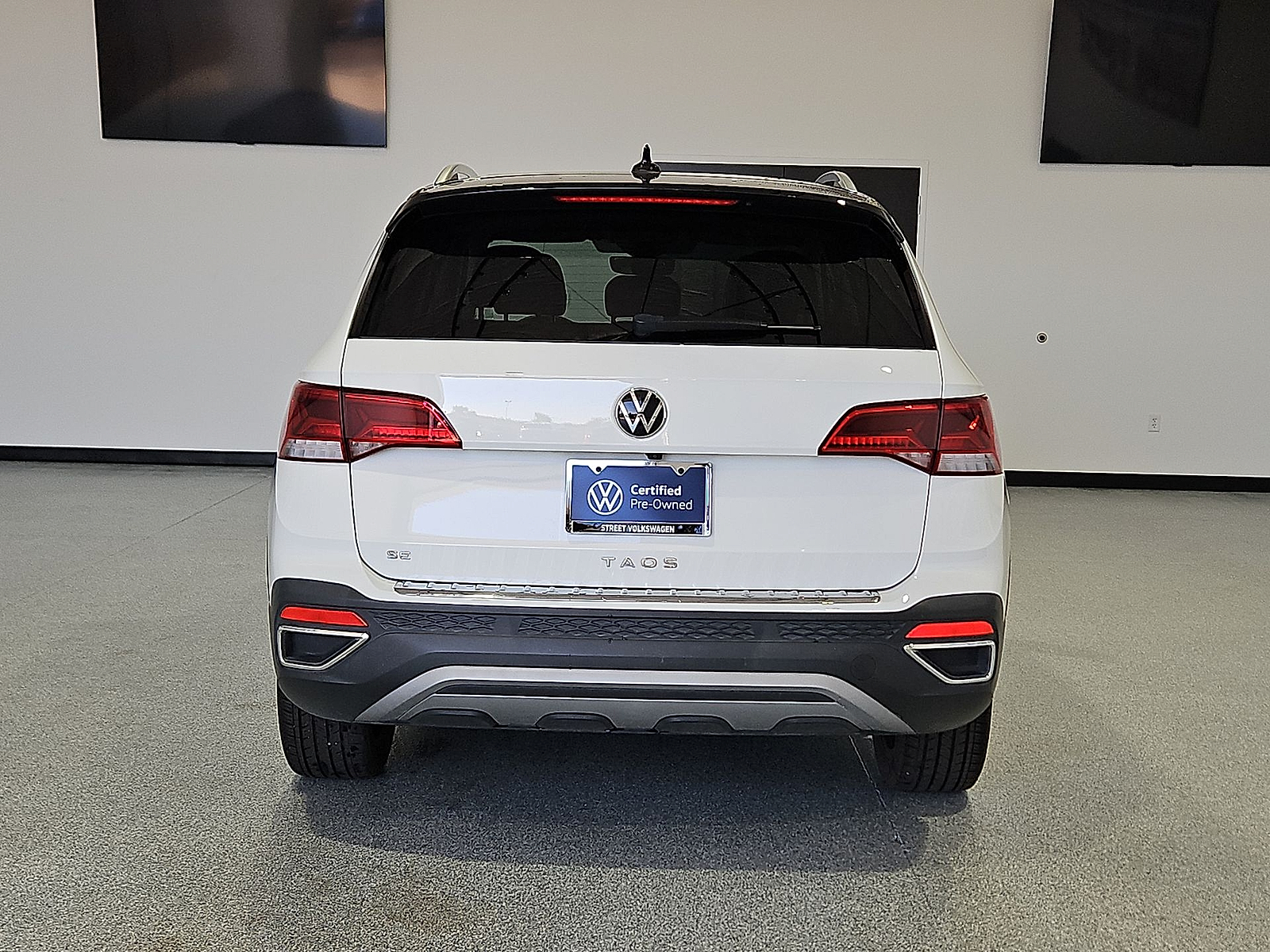 2023 Volkswagen Taos 1.5T SE Pure White at Street VW of Amarillo