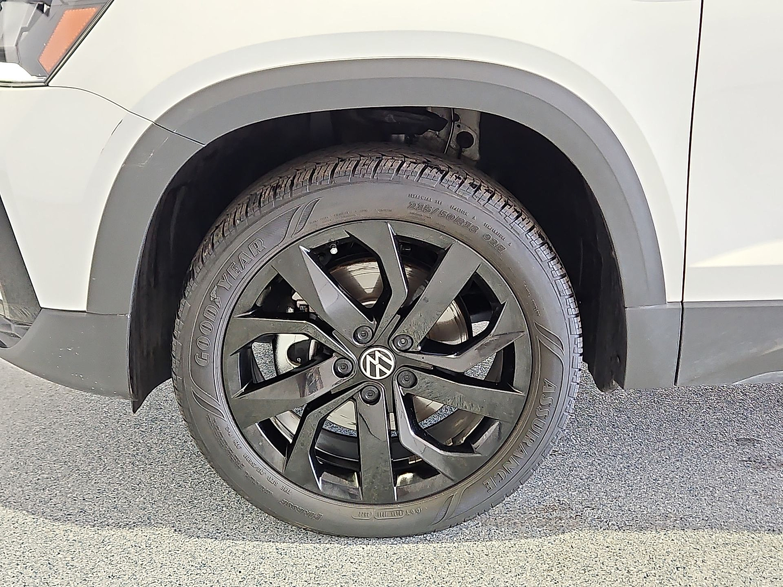 2023 Volkswagen Taos 1.5T SE Pure White at Street VW of Amarillo