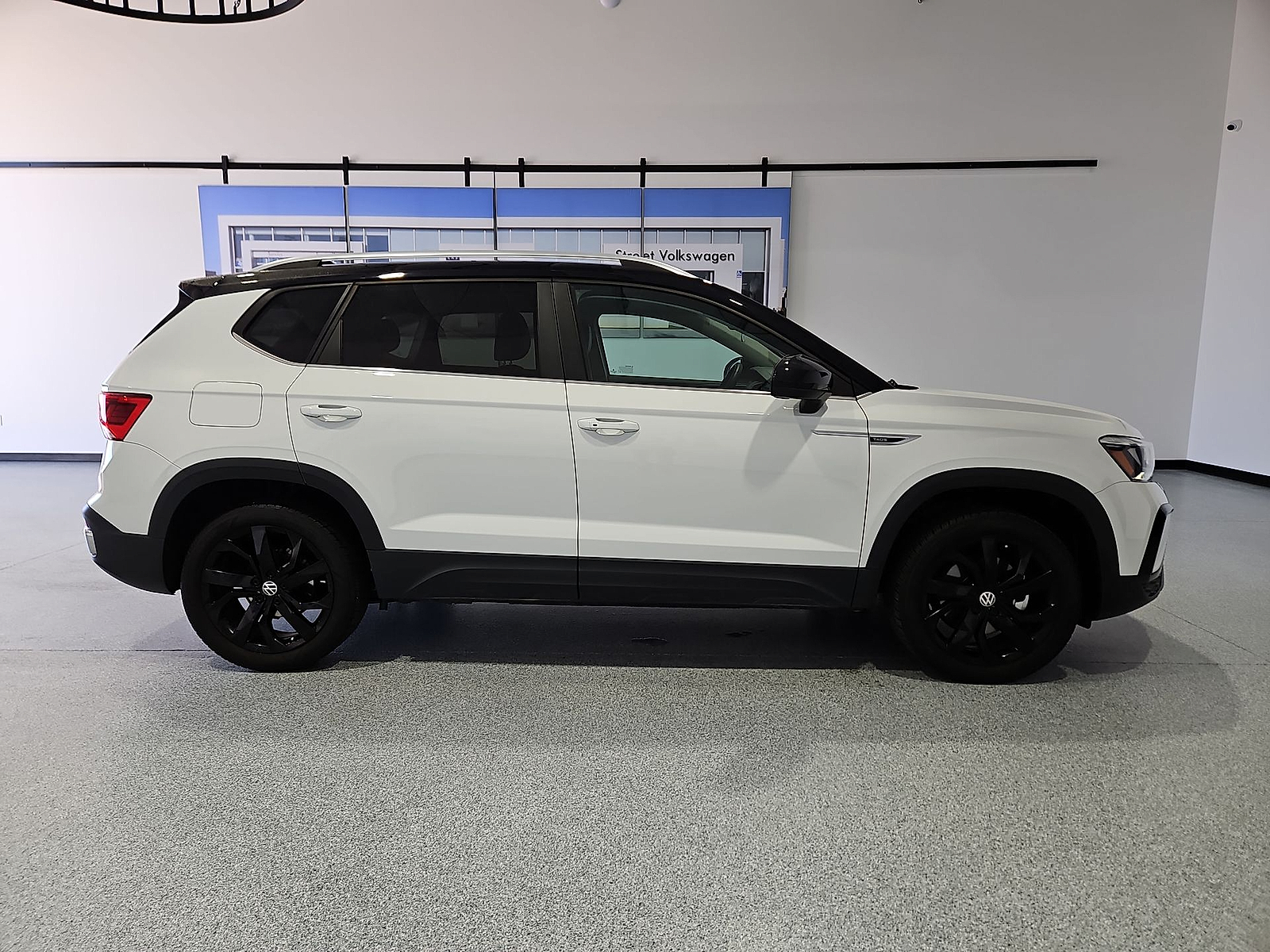 2023 Volkswagen Taos 1.5T SE Pure White at Street VW of Amarillo